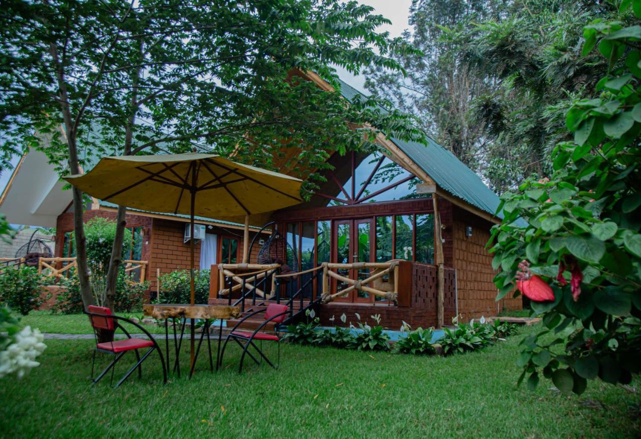 Shose Farmhouse Chalets & Campsite Моши Екстериор снимка