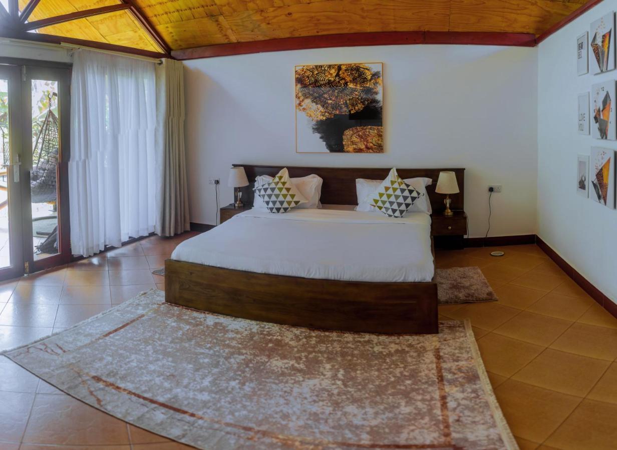 Shose Farmhouse Chalets & Campsite Моши Екстериор снимка