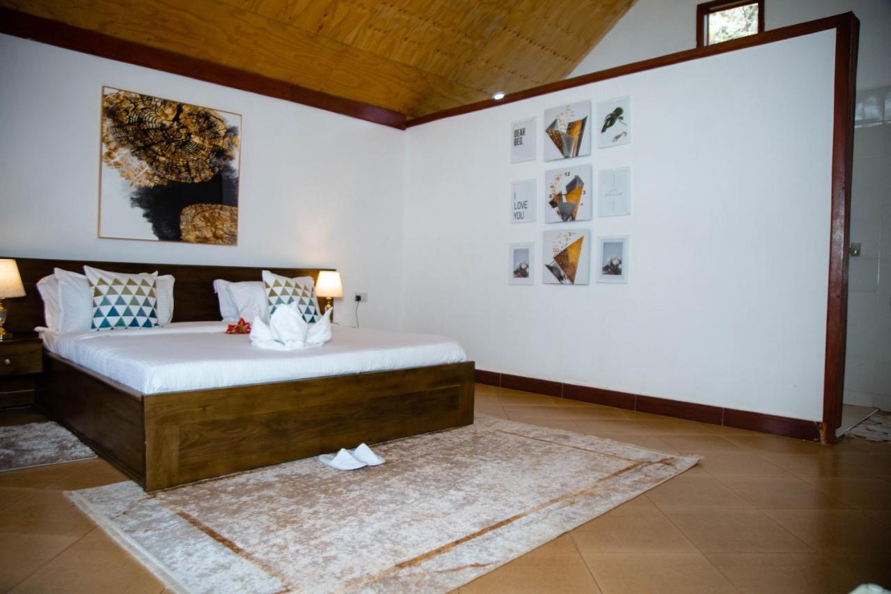 Shose Farmhouse Chalets & Campsite Моши Екстериор снимка