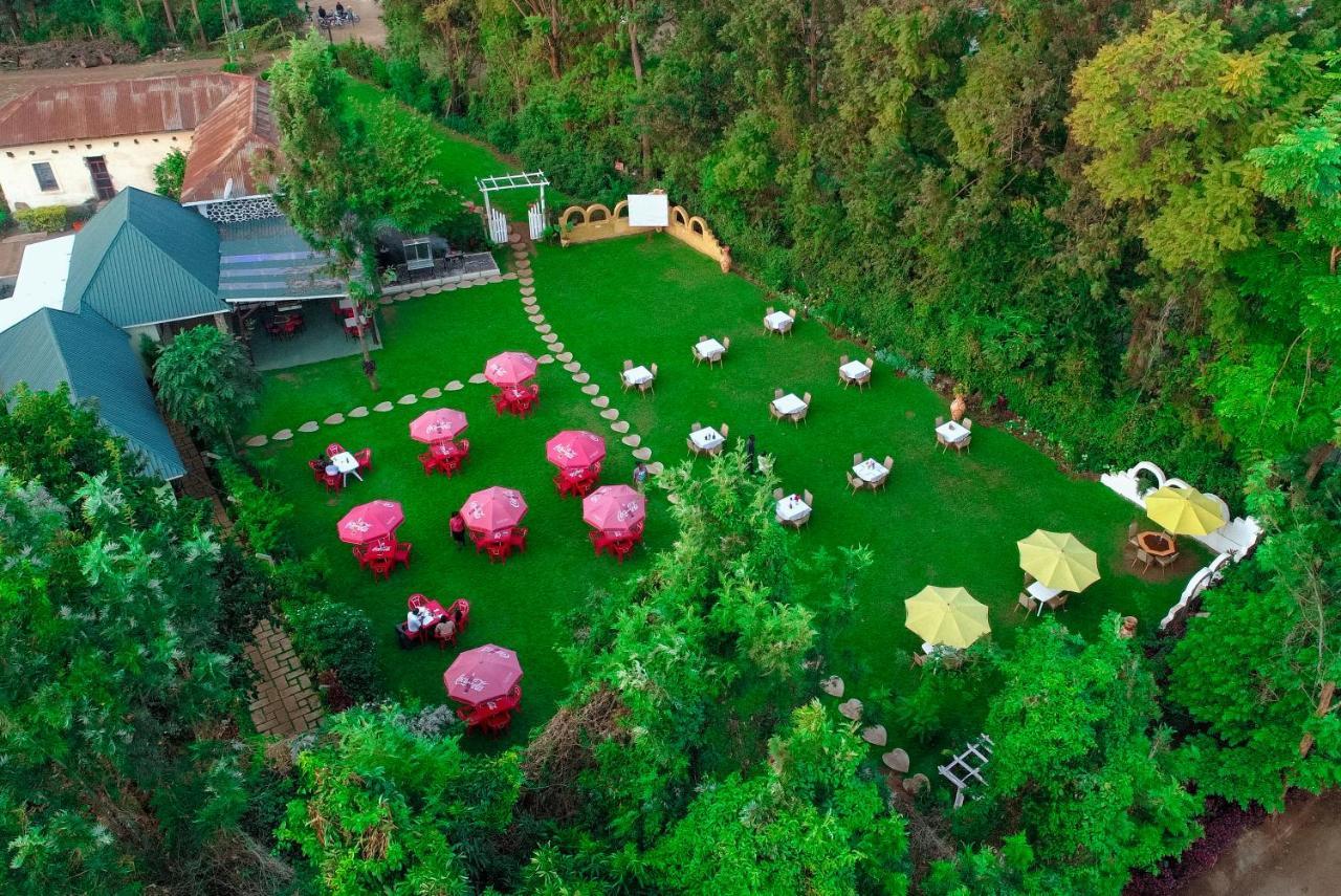 Shose Farmhouse Chalets & Campsite Моши Екстериор снимка