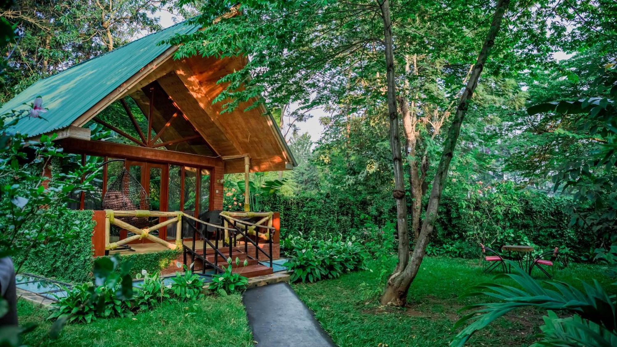 Shose Farmhouse Chalets & Campsite Моши Екстериор снимка