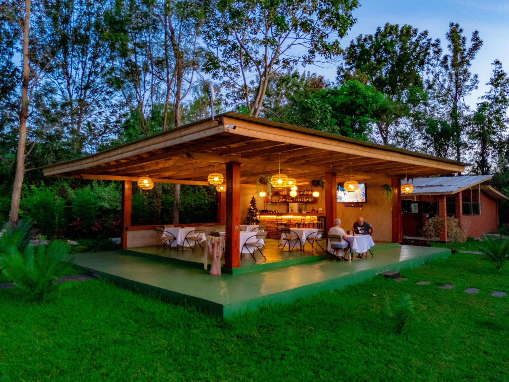 Shose Farmhouse Chalets & Campsite Моши Екстериор снимка